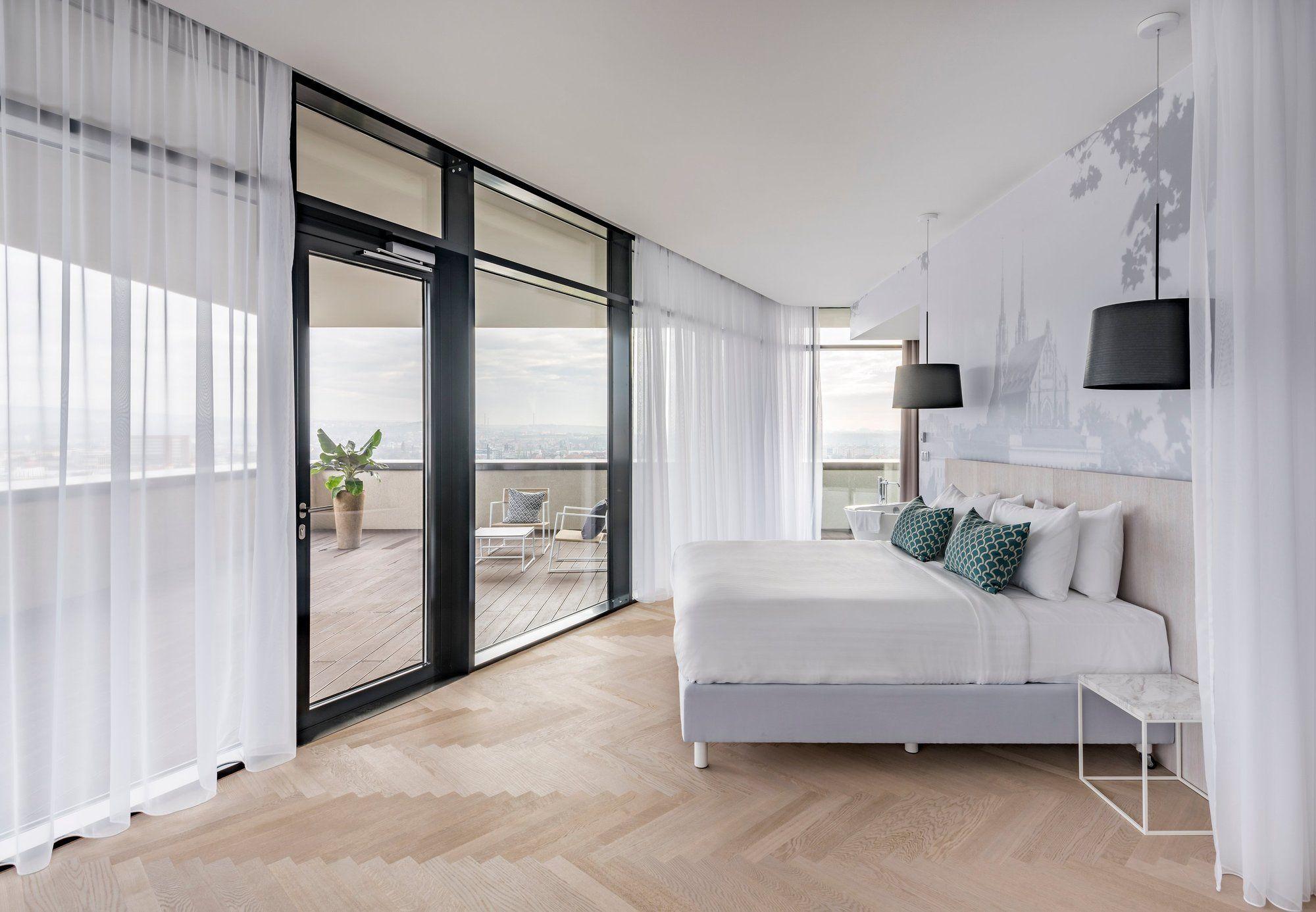 Hotel Courtyard By Marriott Brno 4*