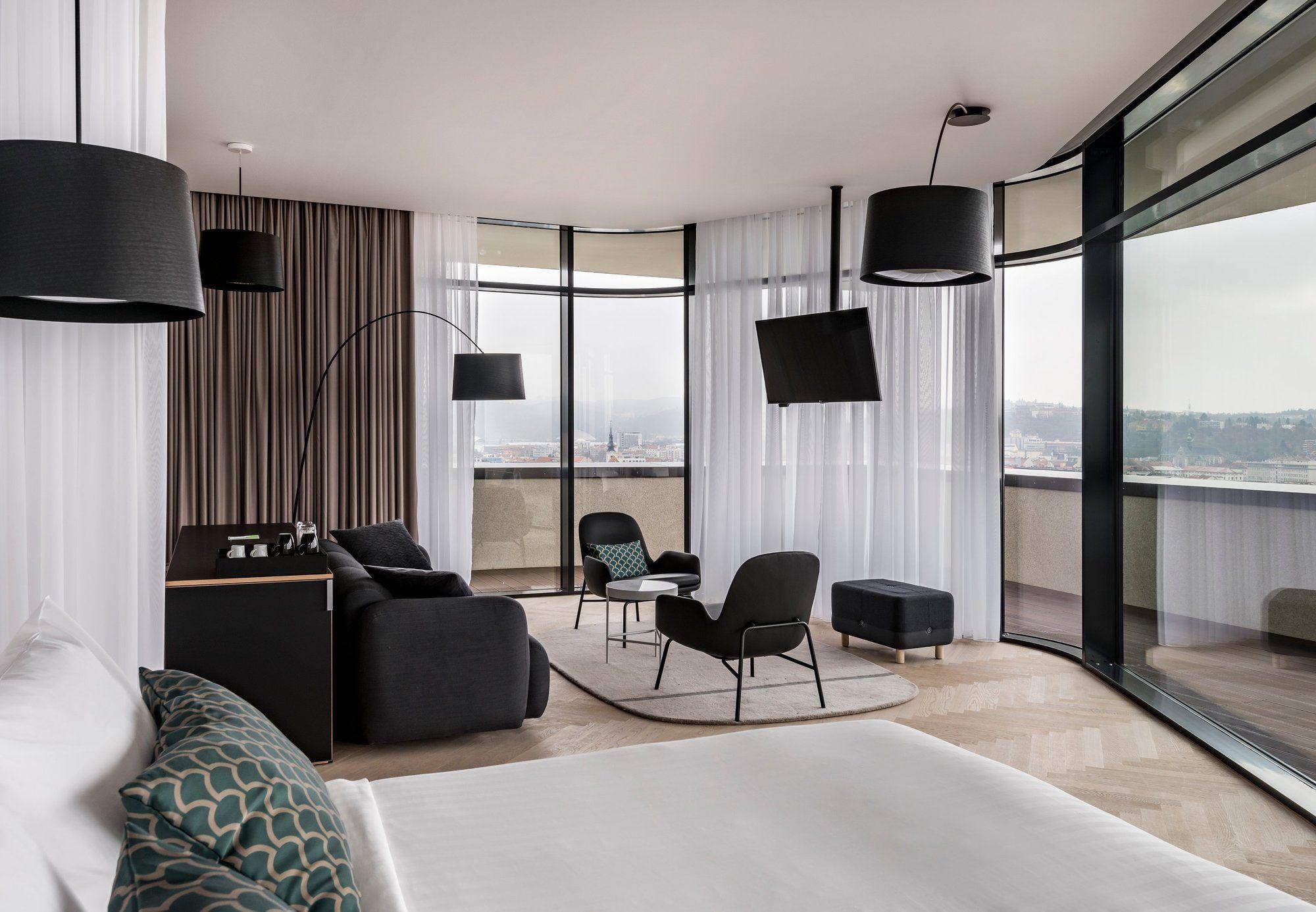 Hotel Courtyard By Marriott Brno 4*